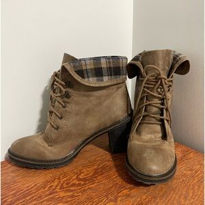 WHITE MOUNTAIN-Jay Jay Boots, tan , size 10